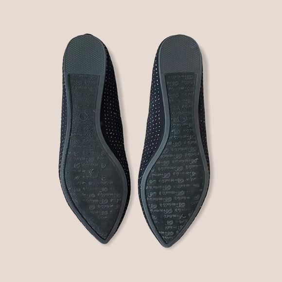 Brekelle’s Pointed Flat 5.5 Studded Black Sparkly - Picture 6 of 6